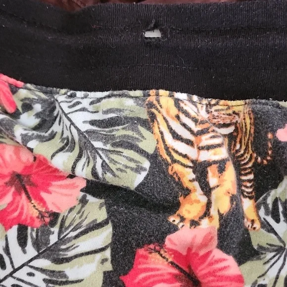 No Boundaries Faded Hawaii Shorts Plus Size 2XL - Picture 4 of 4